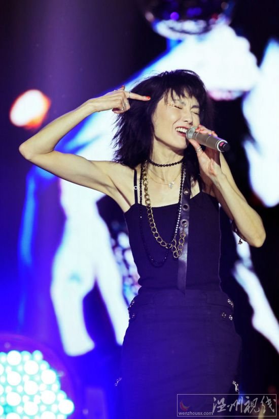 張曼玉唱歌:2014上海草莓音樂節(jié)張曼玉唱歌