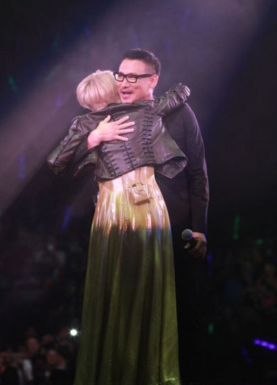 陳慧嫻張學友當眾親吻擁抱