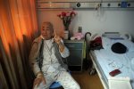 老人為健身喝尿24年 尿療治病不靠譜