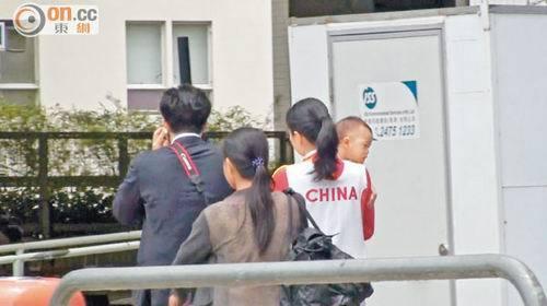 郭晶晶霍啟剛帶兒子過父親節