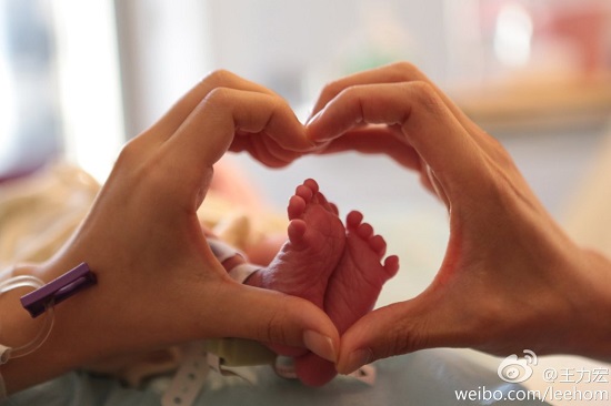 王力宏報喜訊妻子產(chǎn)女