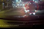 碰瓷男遇到女司機被碾壓致死
