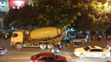 南寧市區(qū)望州南路車禍