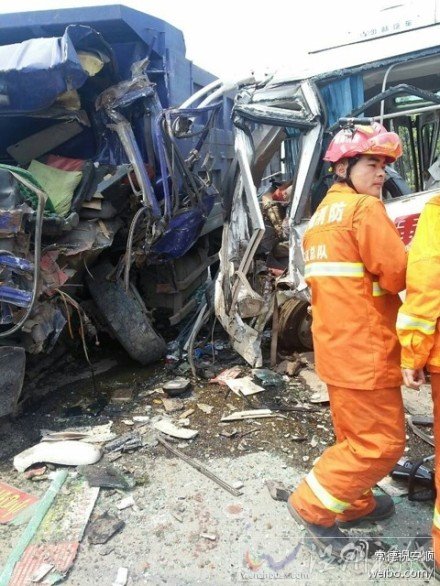 常德車禍現(xiàn)場圖片