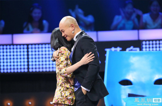 樂(lè)嘉欲強(qiáng)吻謝娜遭拒