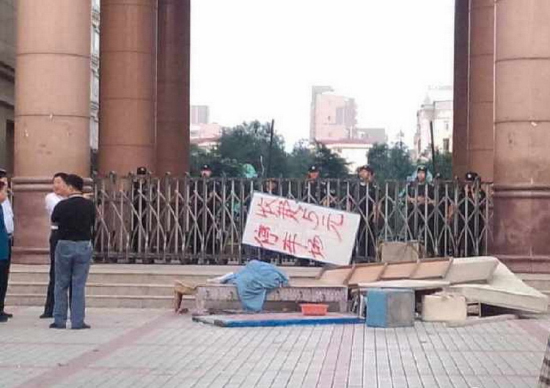 藍翔副校長率眾打架