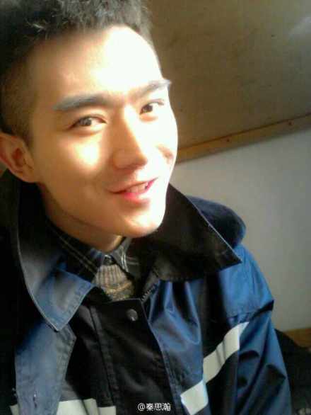 成都最帥交警秦思瀚