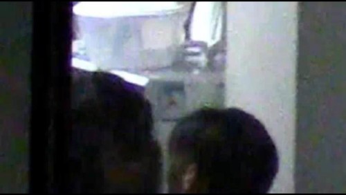 鋒菲公寓親吻畫面