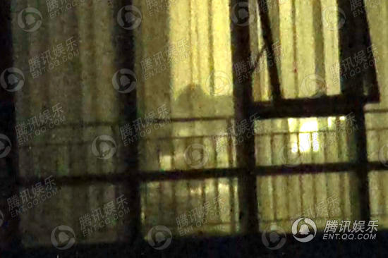 鋒菲公寓親吻畫(huà)面