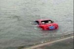 夫妻暴雨開車沖入水庫身亡