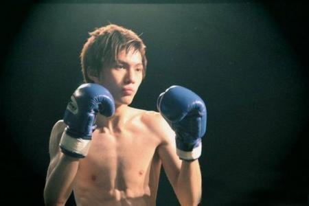 香港拳王當(dāng)街砍殺黑老大