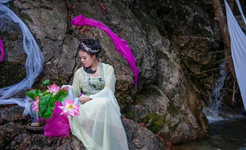 6名美女山谷辦生日派對