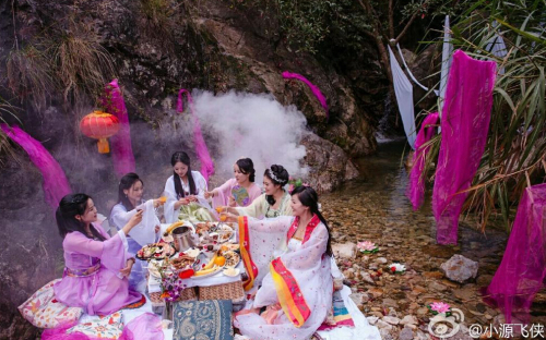 6名美女山谷辦生日派對