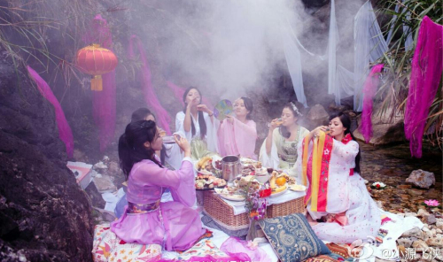 6名美女山谷辦生日派對