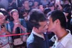 金華一商場門口接吻大賽 閨蜜基友也參與其中