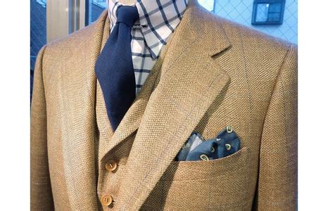 貪官炫耀西裝均過萬