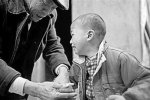 村民聯名驅逐艾滋男童原來是假的