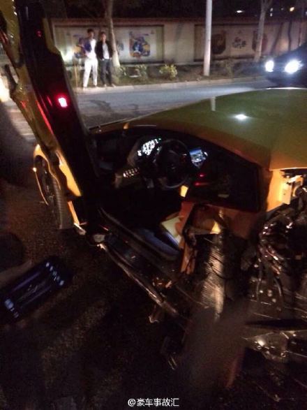 蘭博基尼被嚴重受損