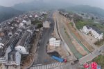 溫州市永嘉縣溪南村41省道上的釘子戶