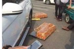撞翻切糕車(chē)賠6萬(wàn) 400斤切糕價(jià)值6萬(wàn)多