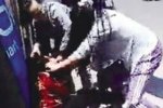 女子當(dāng)街暴打親媽 我就要打死她