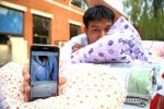 清華男生賣學(xué)姐被褥很賺錢 一天能賣一萬元