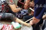 大媽猛追劫匪奪回金項鏈 徒手對付帶刀劫匪