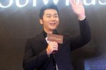 李晨無名指戴戒指現身江蘇 范冰冰陪在身側