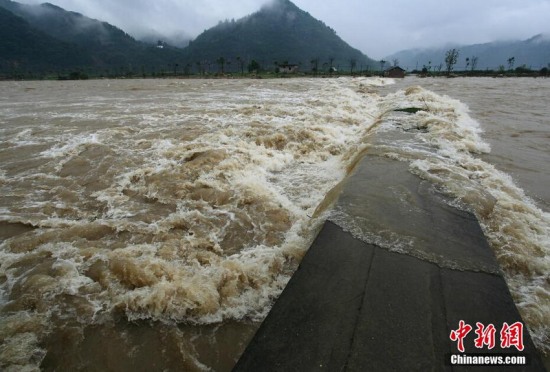 開(kāi)化暴雨引發(fā)洪災(zāi)