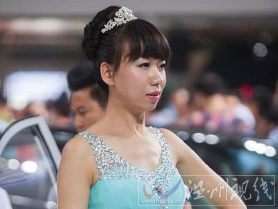 女子冒充車模站臺(tái)