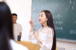 大連女老師走紅網(wǎng)絡(luò) 大連工業(yè)大學(xué)90后美女老師走紅