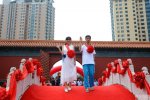 吉林高考狀元走紅毯 場面隆重搞得真像古代中狀元