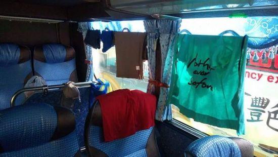 游客車上曬內衣