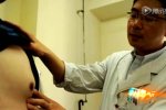 男子胸部擠出乳汁 網(wǎng)友調(diào)侃：奶爸