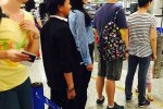 張柏芝排隊等安檢 張柏芝出現上海浦東機場