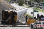 美校車翻車事故 9月15日美國校車發生車禍