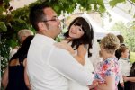 世界最小新娘完婚 患脆骨癥身高不到1米