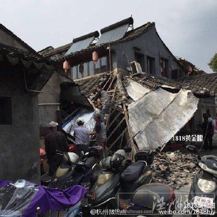 杭州西塘古鎮(zhèn)長(zhǎng)廊倒塌