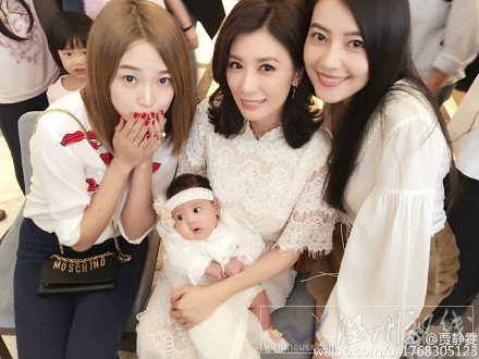 賈靜雯小女兒照片