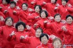 大媽齊跳小蘋果 中國大媽廣場舞小蘋果破世界紀錄