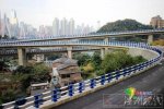 最牛圈中村 村子被高架橋圍成圈中村