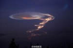 新疆天空現神奇天象疑似不明飛行物的航跡