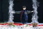 李宇春曬吃火鍋照 是李宇春工作室曬吃火鍋的照片吧