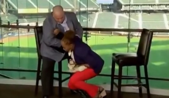 老板偽裝新人視察