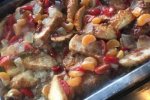 云南農(nóng)大食堂橘子西紅柿炒面包走紅