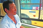 沒人讓座 駕駛座讓給你 南京13路公交車陳桂傳妙語