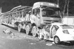 哈爾濱車禍小車迎頭插進(jìn)貨車 女司機(jī)死亡
