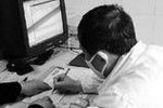 寧波老醫生打點滴坐診感動網友
