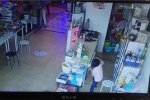 女童5秒偷走手機 咸陽小偷團伙