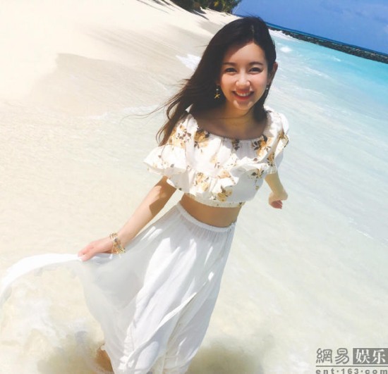 張子萱曬露腰美照：沒屁股，腰細(xì)也不好看。